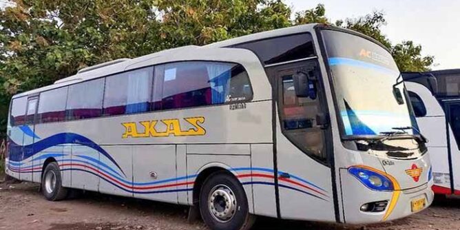 jadwal bus akas iv dari bondowoso