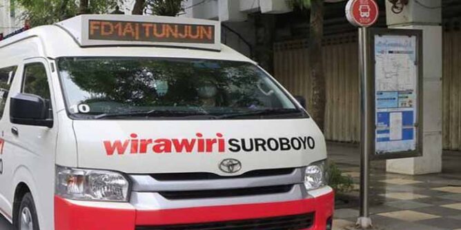 wirawiri perbaiki rute mayjend sungkono-balai kota